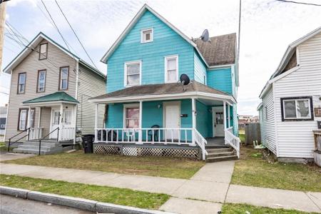 16 Middle Street