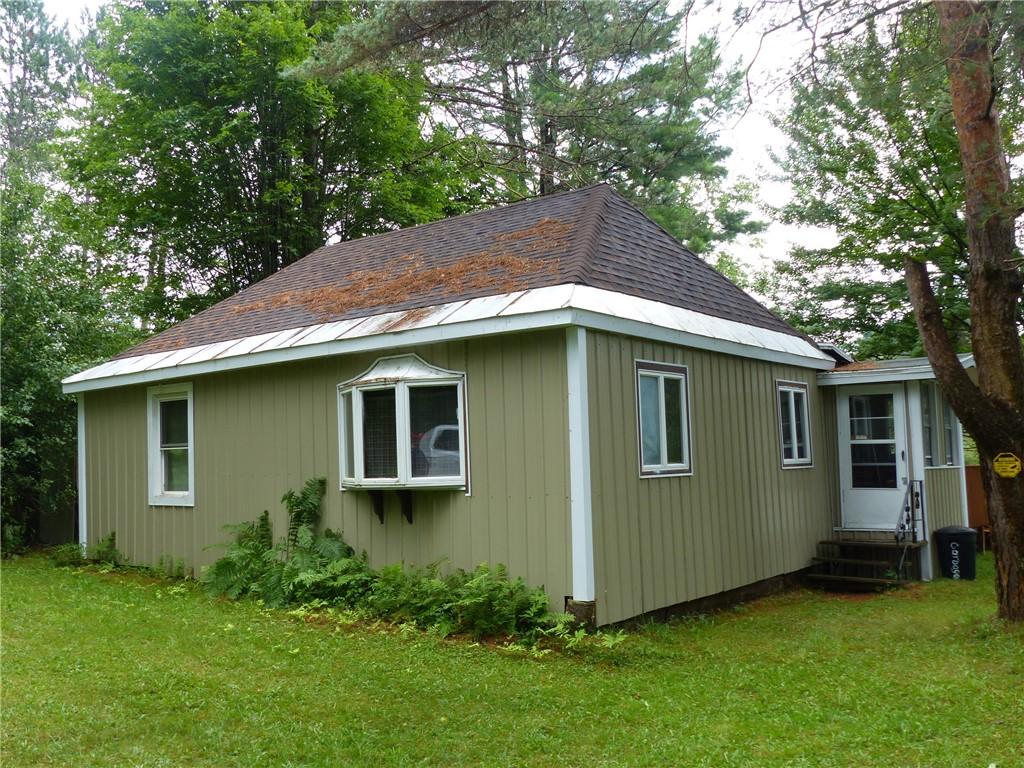 Image 1: Opportunity for a beautiful year round cottage on