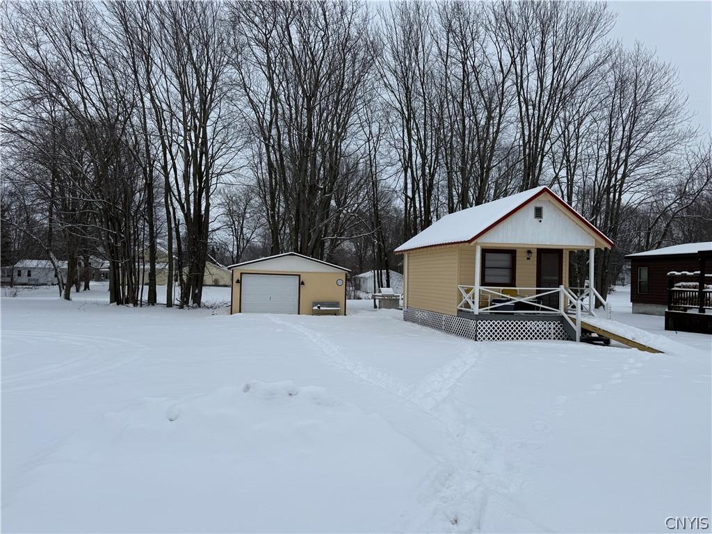 Image 1: 282 Lee St Cape Vincent NY 13618