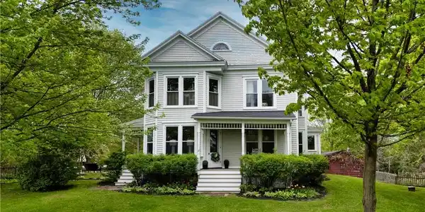 3143 W Lake Road