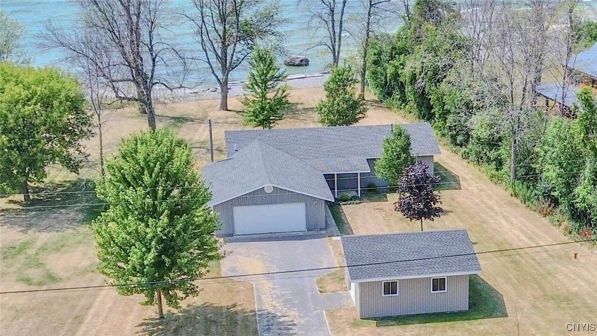 Image 1: Year Round Ranch Home on Lake Ontario
