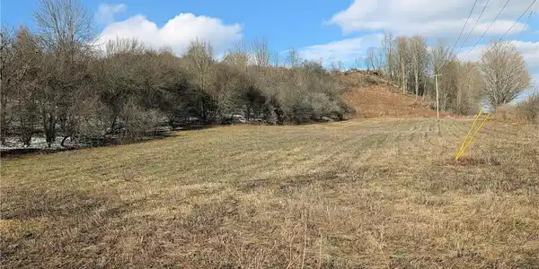 Image 3: Facing North