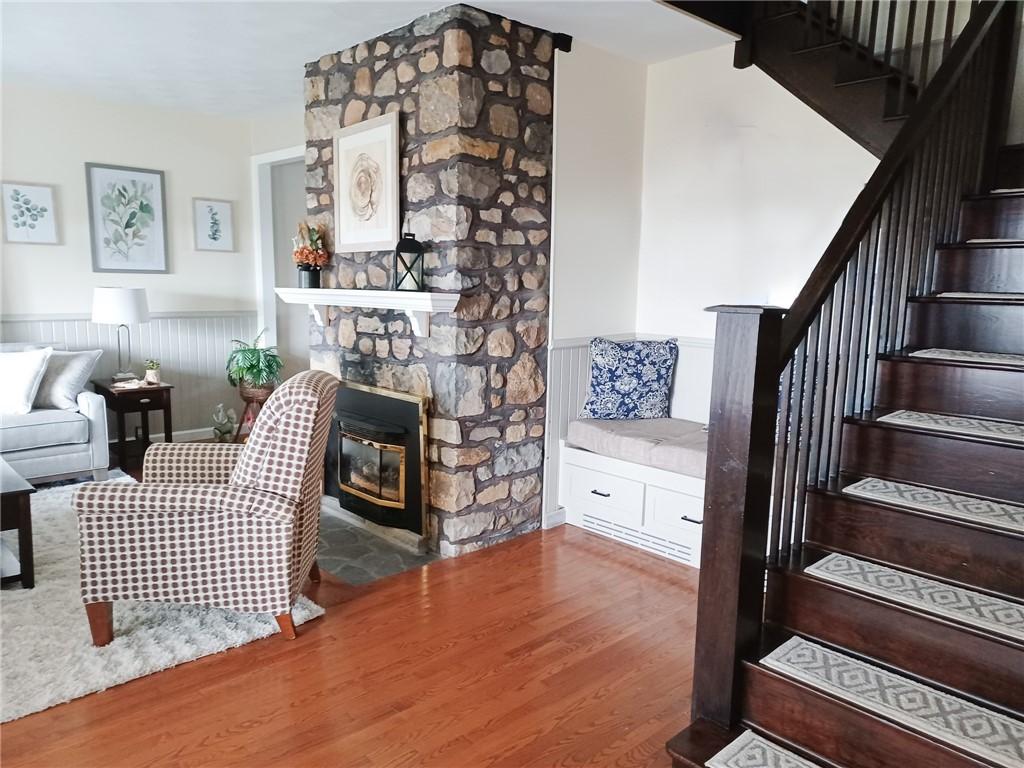 Image 3: living room gas fireplace