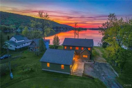 657 W Cottage Lane