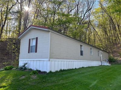 11 Crooked Lake Ln