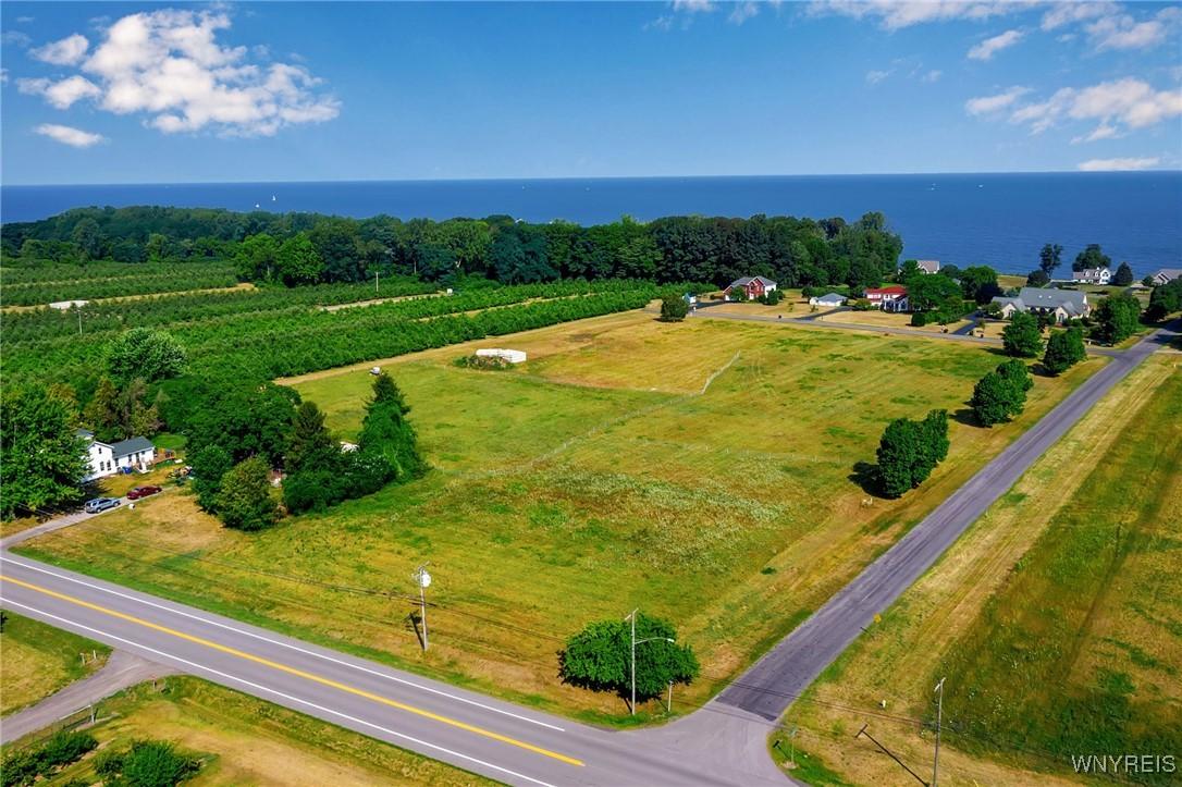 Image 3: Route 18 at Lake Country Lane