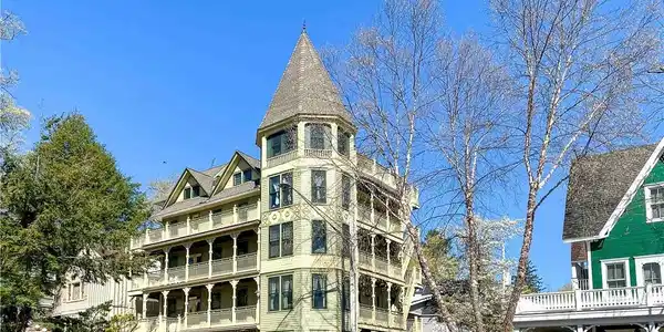 20 Simpson Avenue