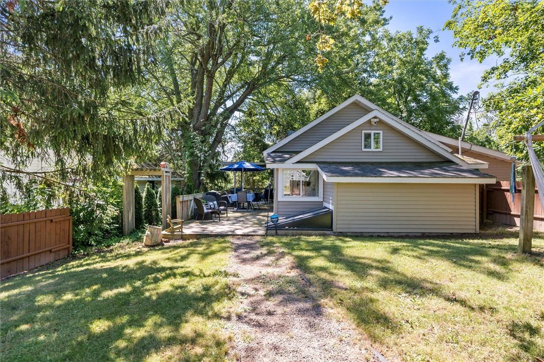 Image 1: WELCOME TO 8054 HAMPTON AVE!