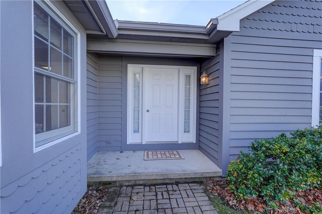 Image 4: welcome home to 65 Cloverdale St