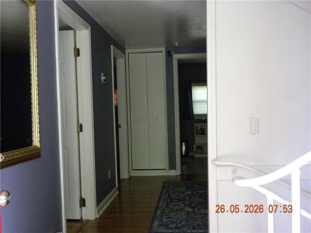 Image 4: Entry