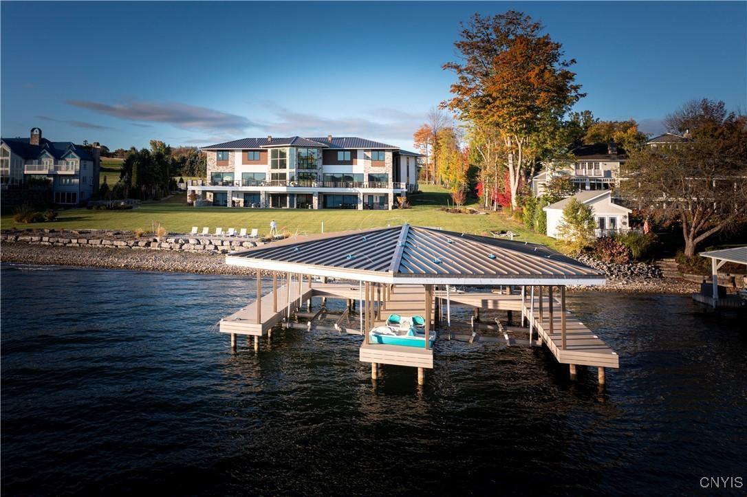 Image 2: A fully developed waterfront provides you with ext