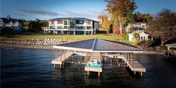 Image 2: A fully developed waterfront provides you with ext