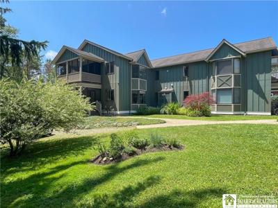 4827 W Lake Road
