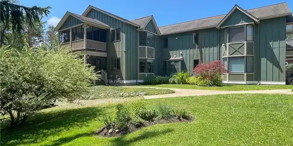 4827 W Lake Road