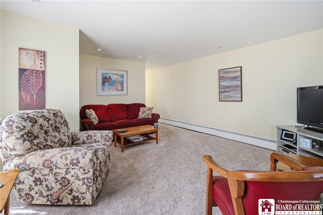 Image 3: living room