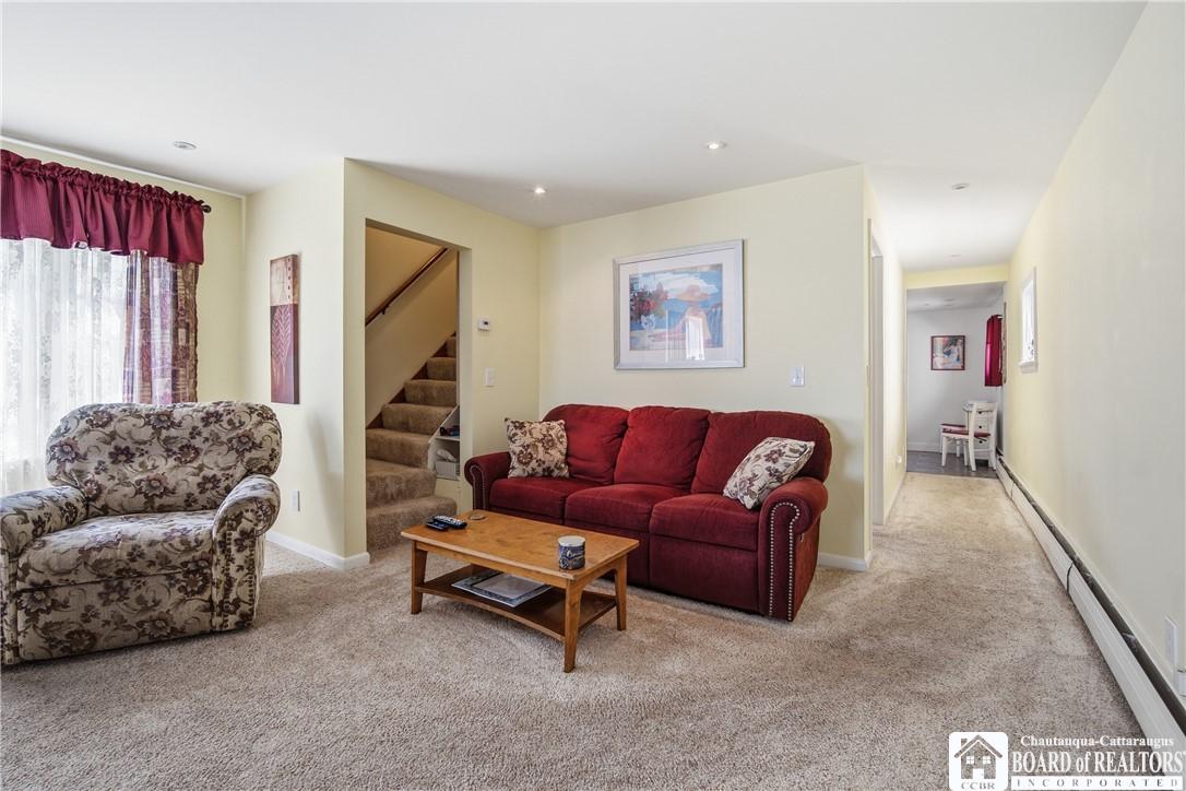 Image 4: living room