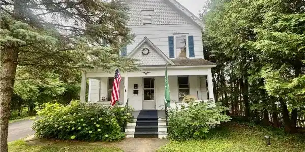 21 W Elizabeth Street
