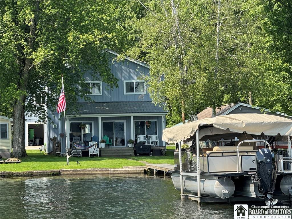 Image 4: Lake side