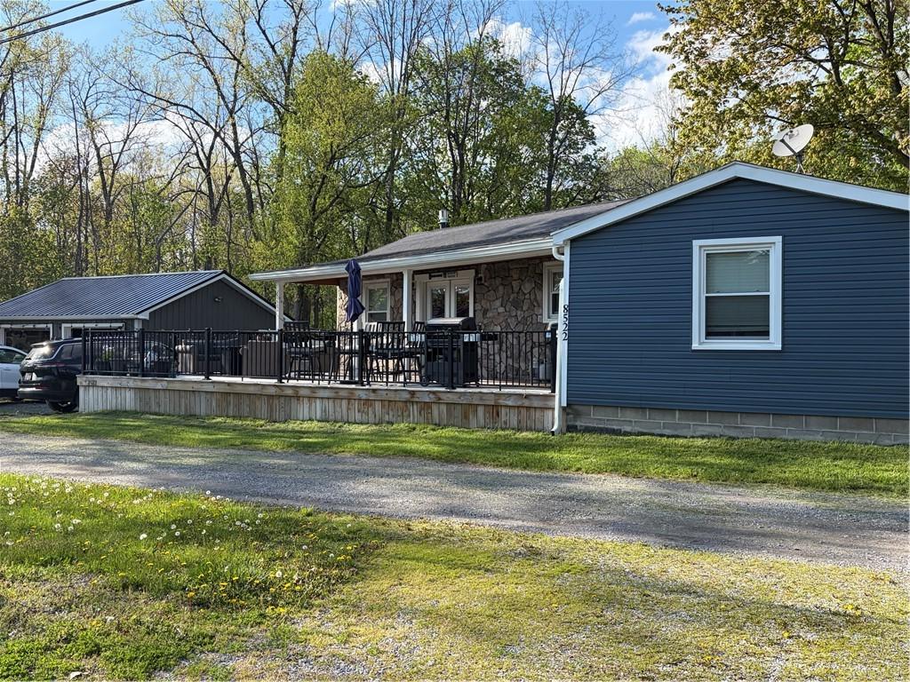Image 2: 2 BR, 2BA Ranch with new 2 car garage which they u