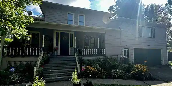 33 W Summit Street
