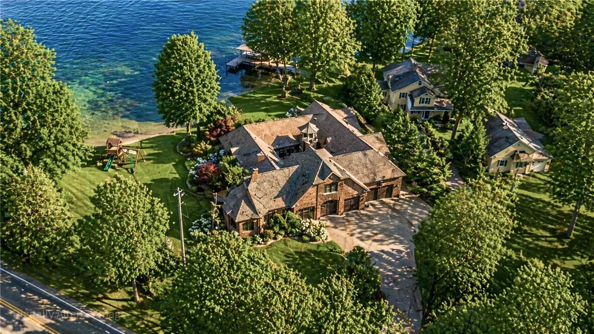Image 4: House is actual house, leaves on trees are AI gene