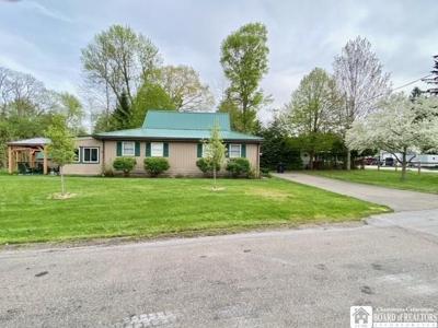 5252 W Lake Road