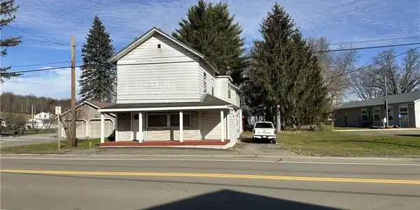 5456 E Lake Road