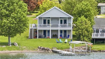 827 E Lake Road