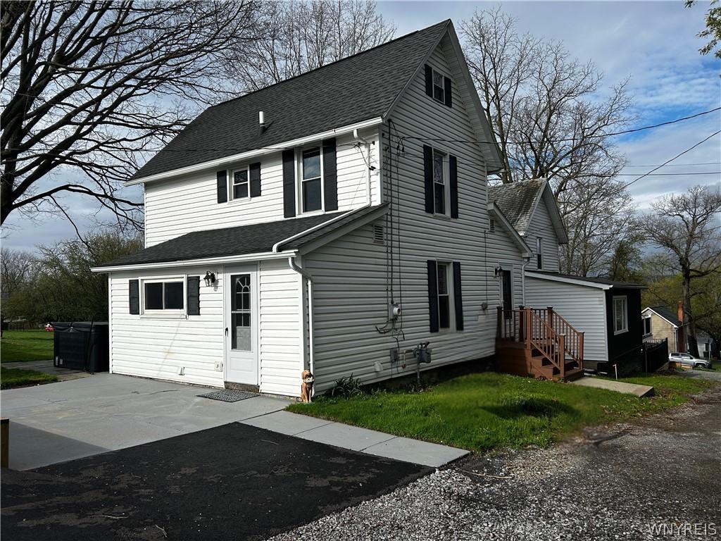 Image 3: Exterior