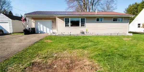 93 E Summit Avenue