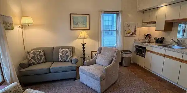 Image 2: Relax in your comfortable living room with taller