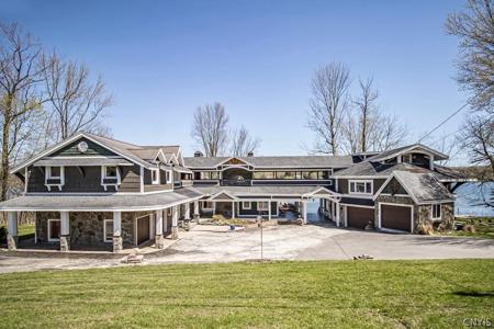 2964 W Lake Road