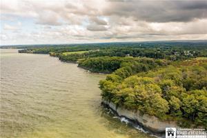 468 Lake Shore Drive E