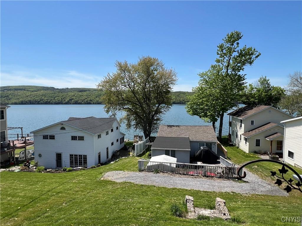 Image 3: View from the deck to the lake