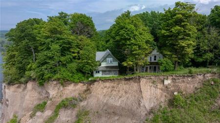 7732 Lake Bluff