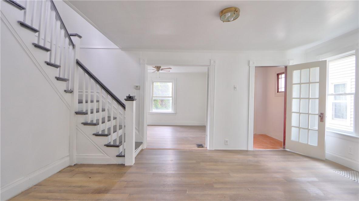 Image 4: Living Room - Foyer