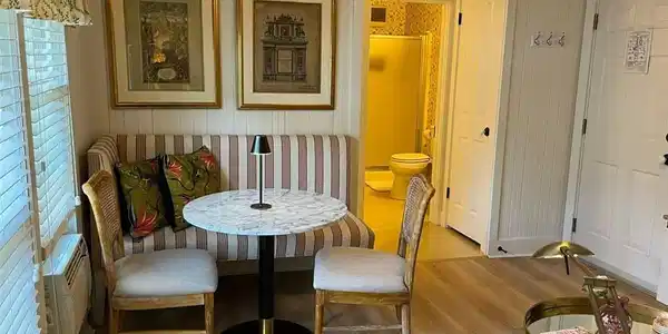 Image 3: Corner Dining Area
