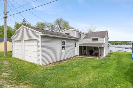 6693 Lakeshore Dr. Drive