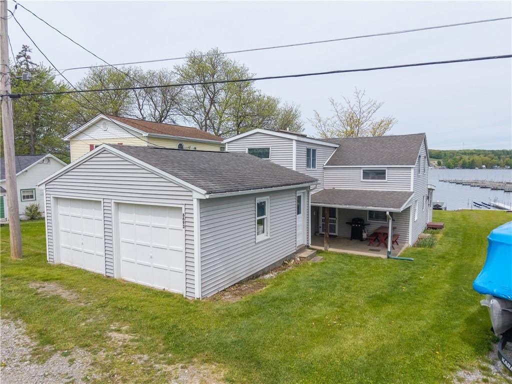 Image 2: 2 car detached garage