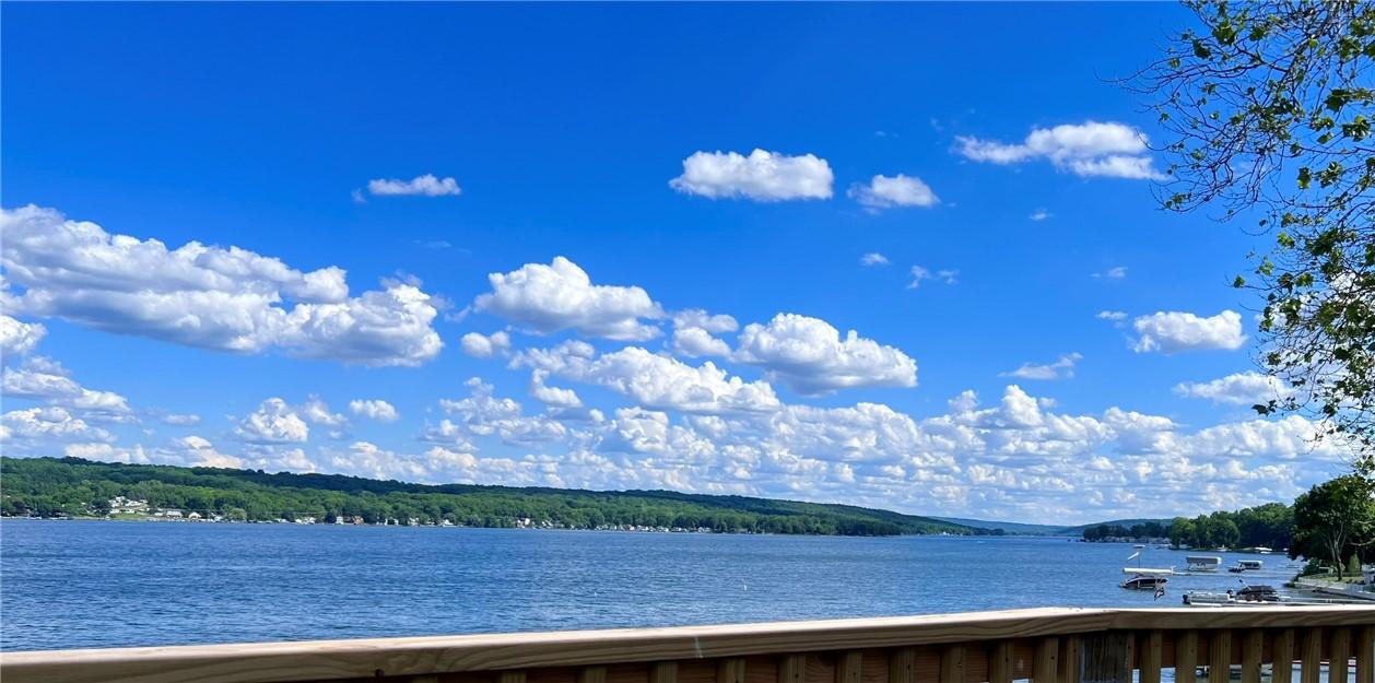Image 2: Gorgeous views for miles!