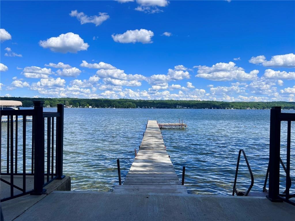 Image 4: Inviting dock!