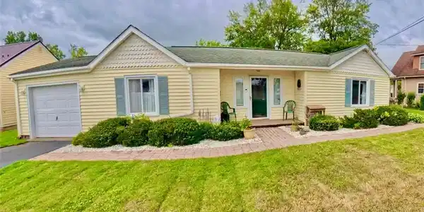 2415 Lakeside Drive