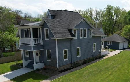 581 Beach Avenue