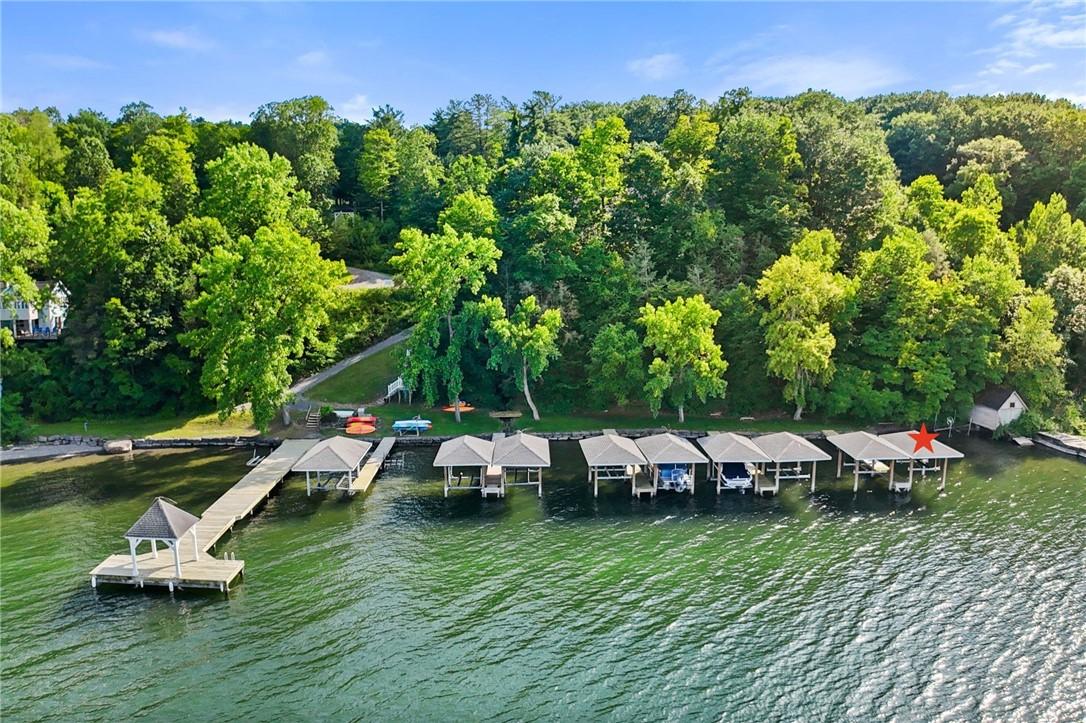 Image 4: Dock & Boat Hoist Included in the Sale of Lot 10.
