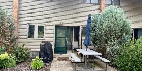 4 Mohawk Drive