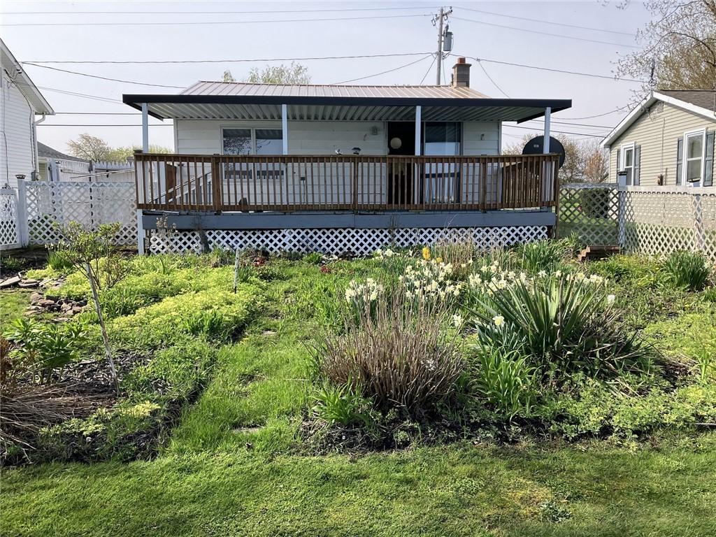 Image 2: Covered Deck