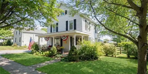 11 W Elizabeth Street