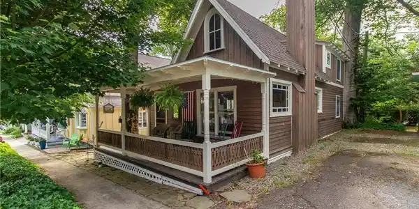 37 Scott Avenue
