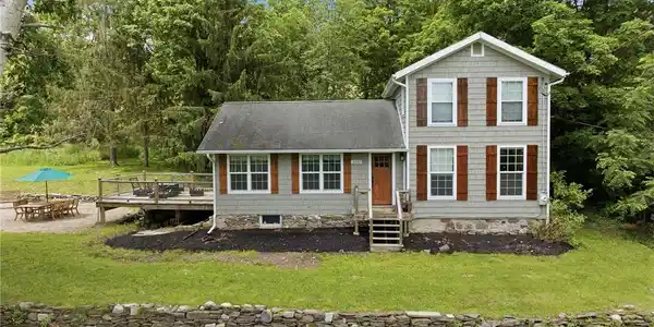 4342 Vine Road