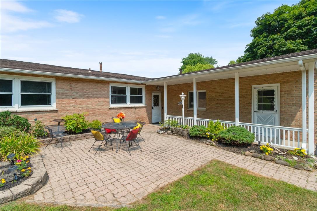 Image 2: Check out the FRONT PATIO! Another great entertai